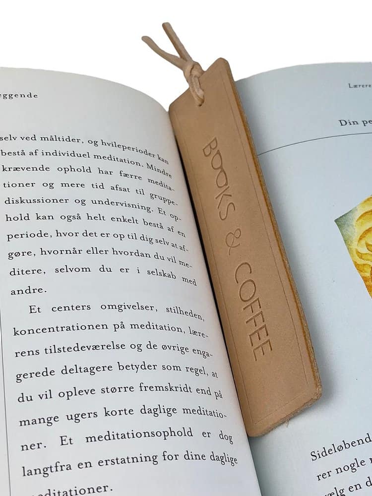bogmærke i læder, læder bogmærke, bogmærke, bogmærke med tekst, sjove tekster på bogmærke